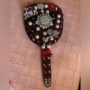 Handheld custom mirror